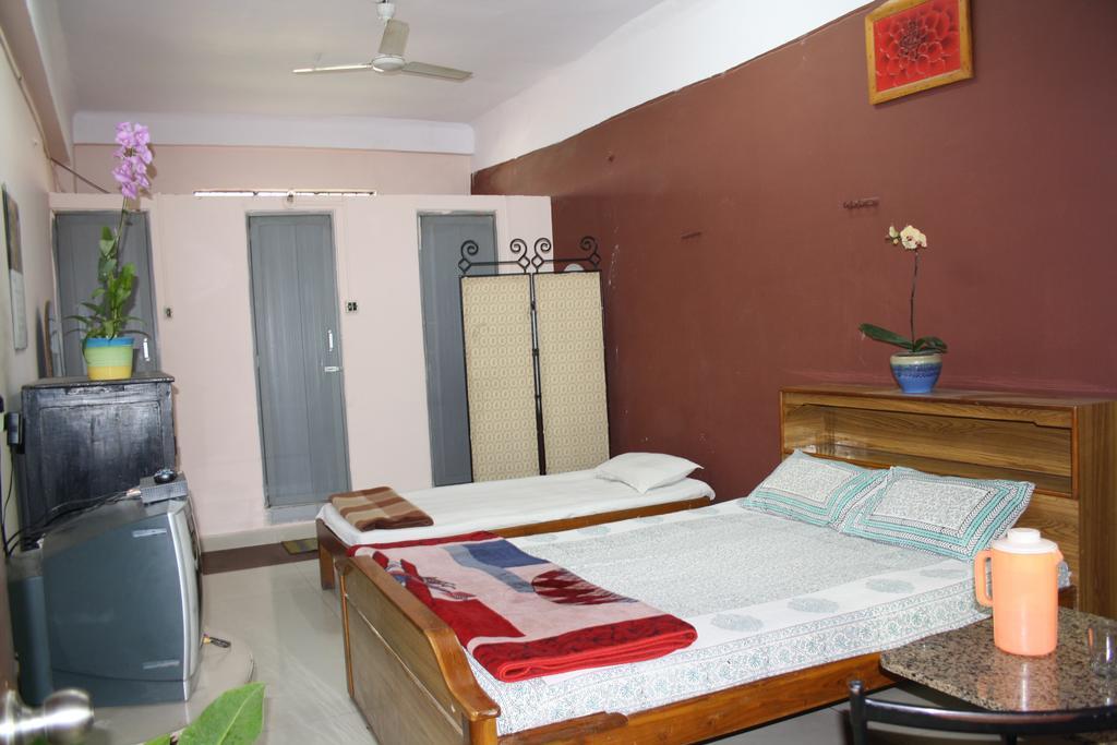 Minerva Residency Hotel Бангалор Екстериор снимка