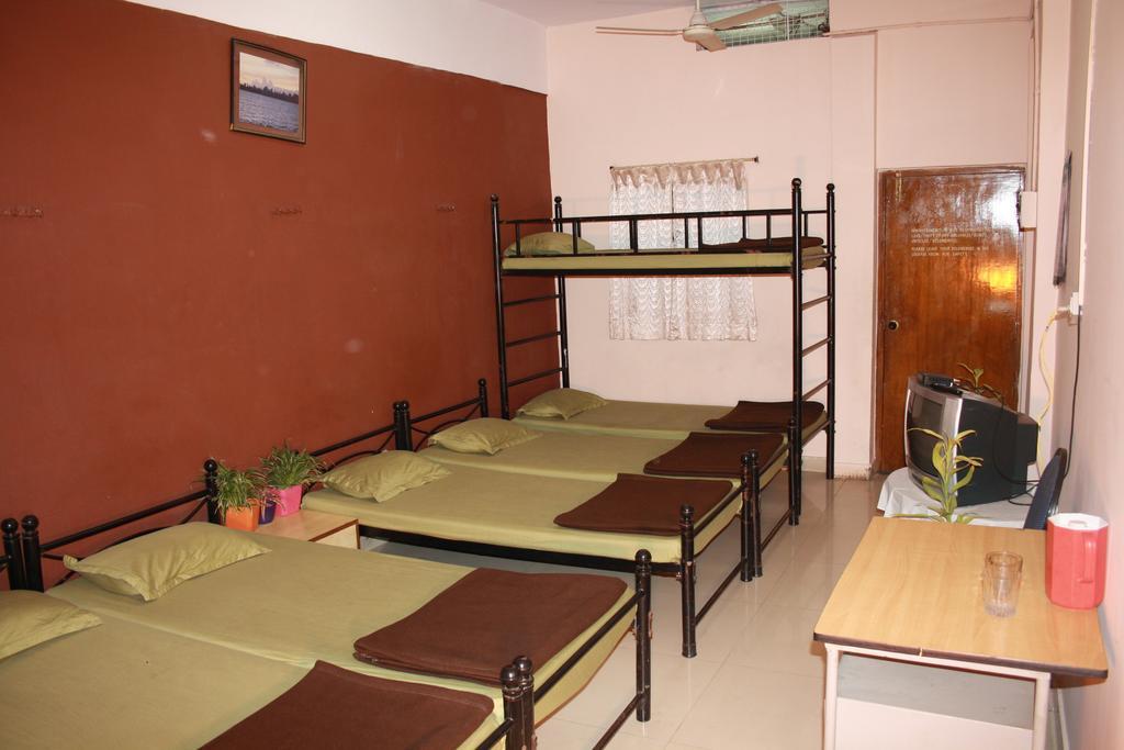 Minerva Residency Hotel Бангалор Екстериор снимка
