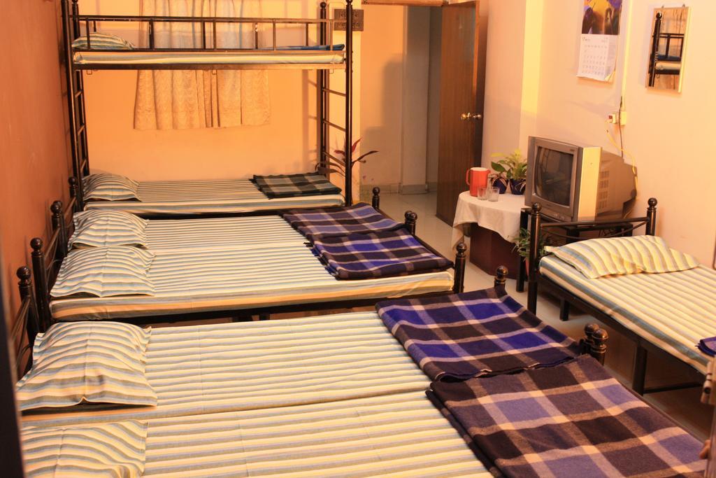 Minerva Residency Hotel Бангалор Стая снимка