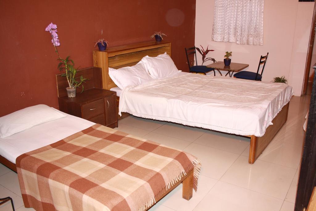 Minerva Residency Hotel Бангалор Екстериор снимка