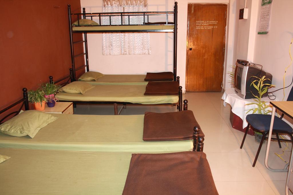 Minerva Residency Hotel Бангалор Стая снимка