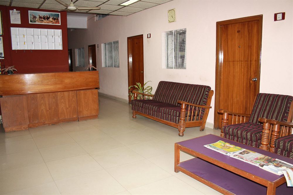 Minerva Residency Hotel Бангалор Екстериор снимка