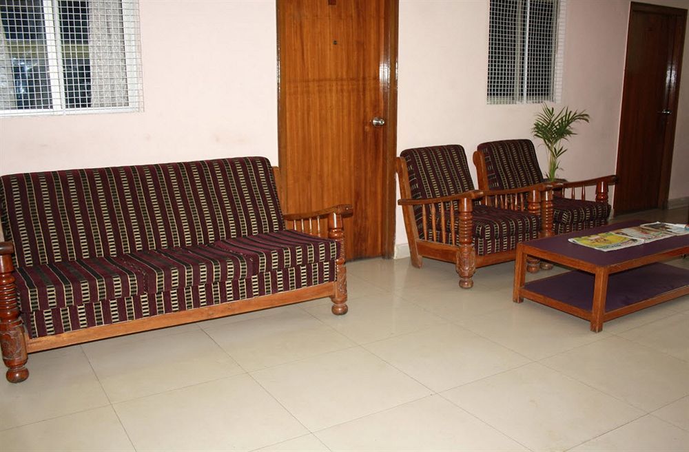 Minerva Residency Hotel Бангалор Екстериор снимка