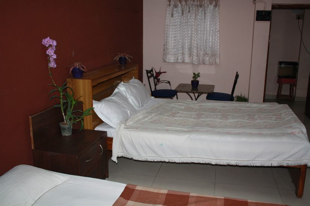 Minerva Residency Hotel Бангалор Екстериор снимка