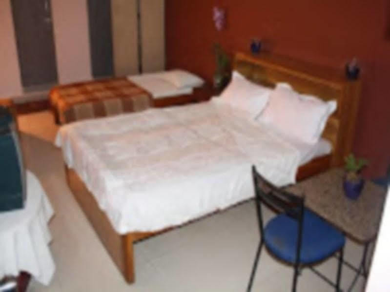 Minerva Residency Hotel Бангалор Екстериор снимка