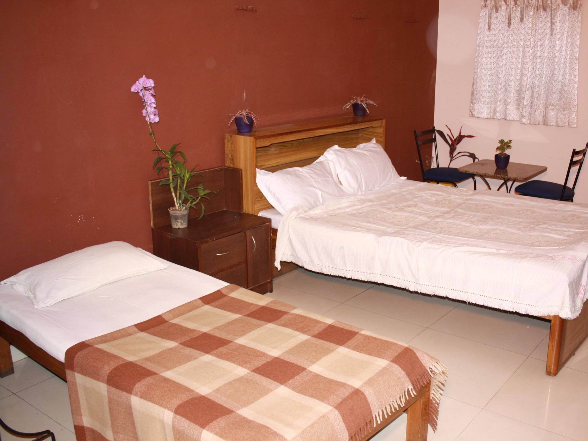 Minerva Residency Hotel Бангалор Екстериор снимка