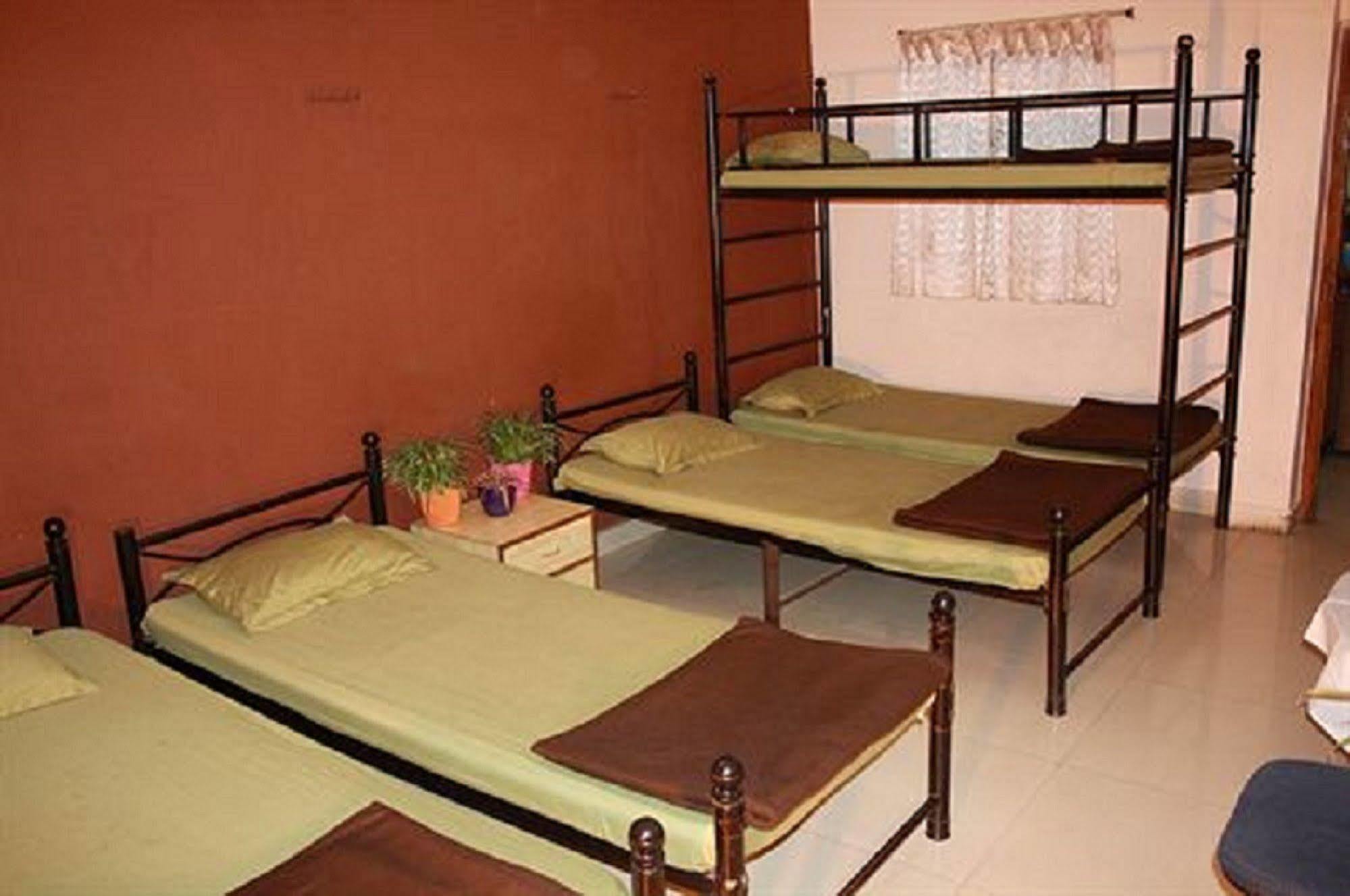 Minerva Residency Hotel Бангалор Екстериор снимка